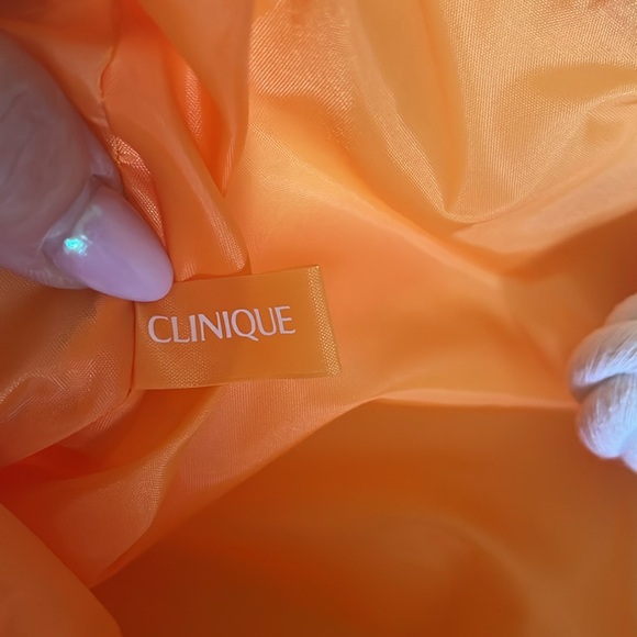 Clinique Beach Tote - Picture 4 of 7